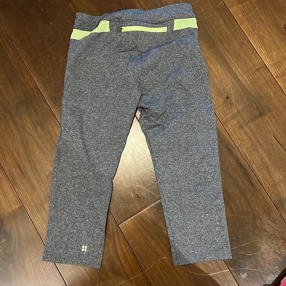 Sweaty Betty Cropped Gray Leggings - Picture 2 of 2